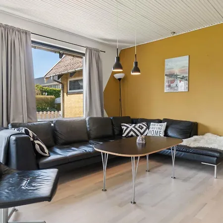 Modern With Sea View In Tejn Villa Sandkås